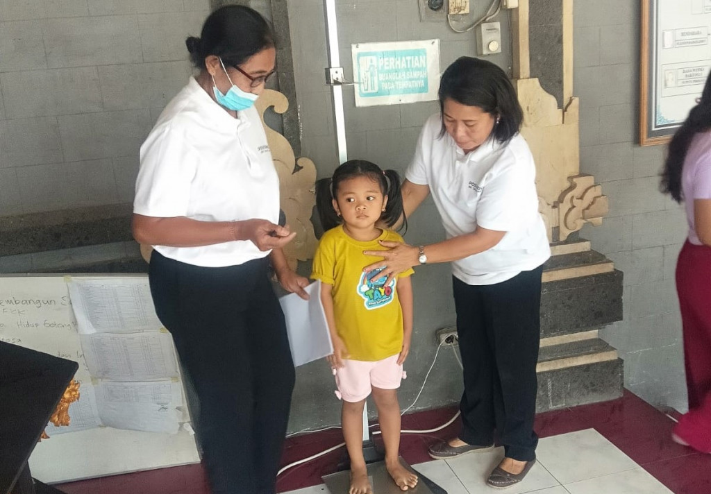 Pencegahan Stunting, Desa Dalung Rutin Adakan Kegiatan Posyandu Balita di Banjar Pendem